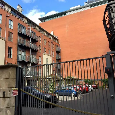 City Centre Belfast Free Parking Exterior photo
